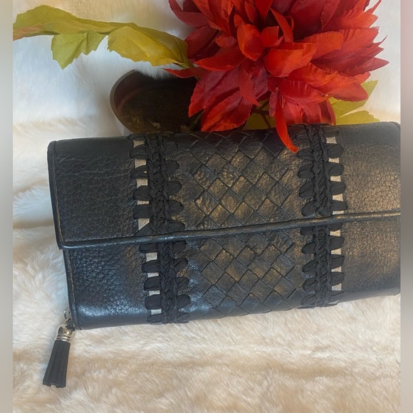 Bottega Veneta Intrecciato
Long Flap Wallet In black
Leather - Picture 12 of 15